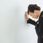 背中が張る人ほど呼吸が浅い理由