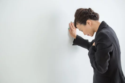 背中が張る人ほど呼吸が浅い理由