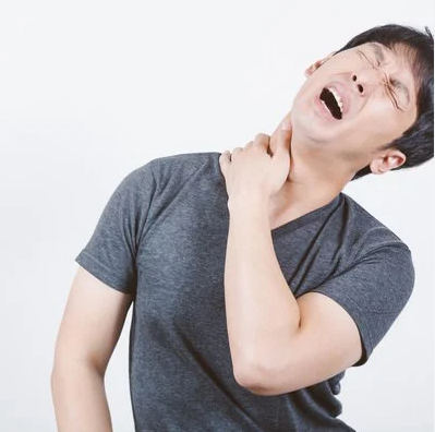 振り向いた際のギックリ首