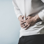 笑ったり前かがみになるとお腹が攣る