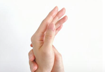 事務作業中の手首の痛み