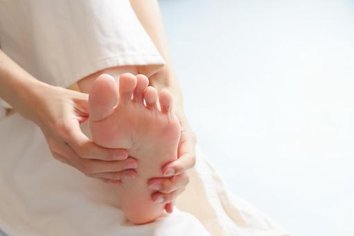 足裏の痛みに注意！