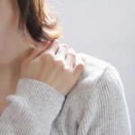 冷たい飲み物で体が固まる仕組み