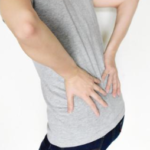 その腰痛、原因は椎間関節かもしれません