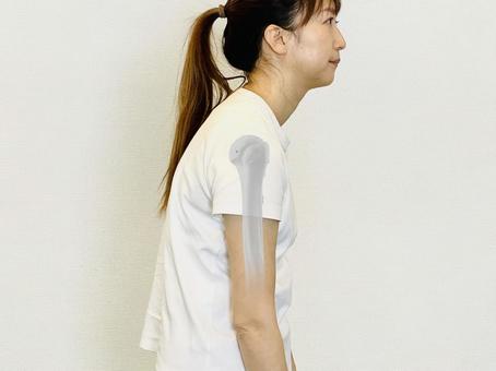巻き肩を放置していませんか？